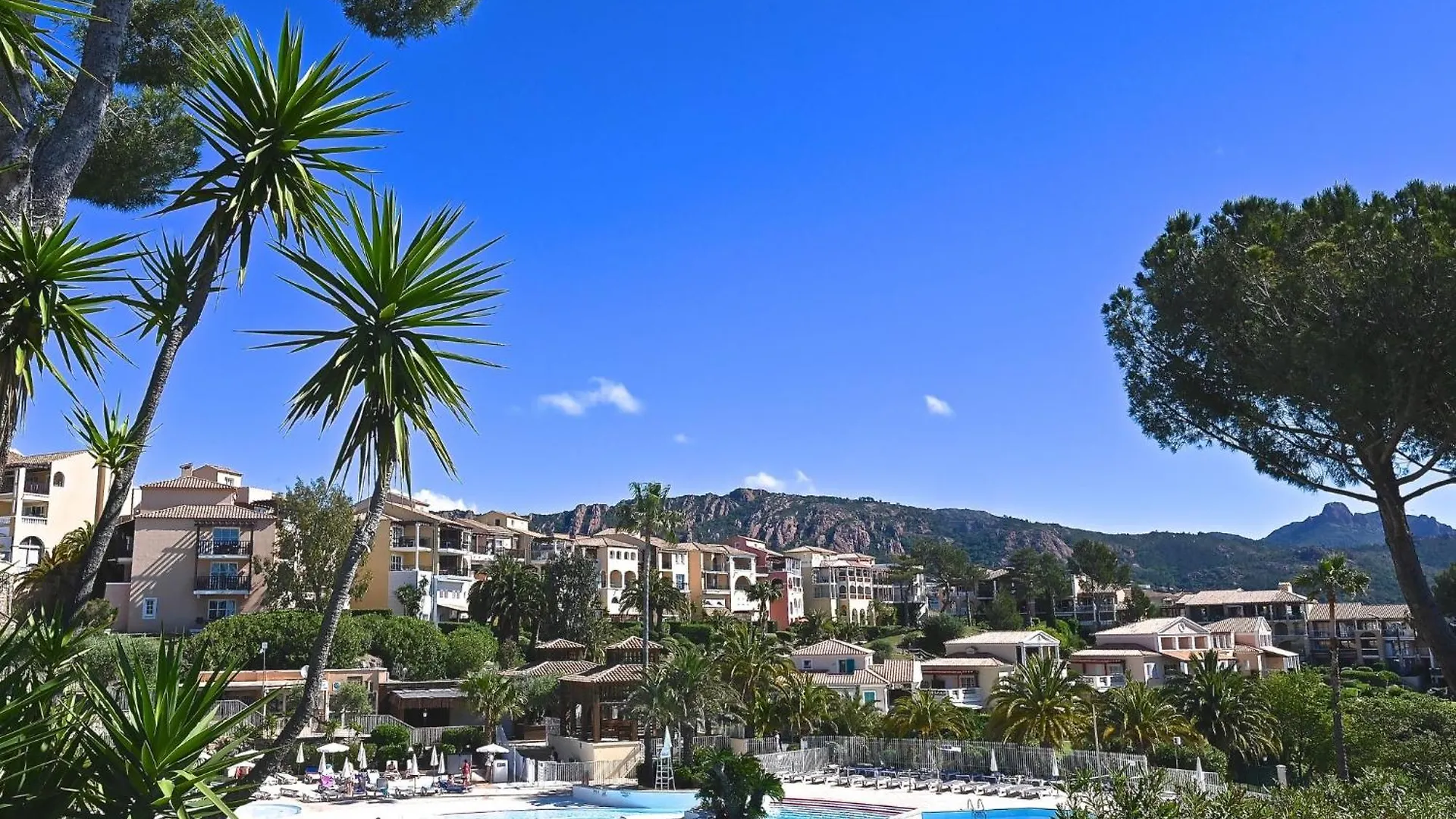 Apartment Village Cap Esterel - Le Village-52 By Interhome Saint-Raphaël